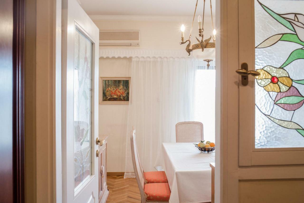 Retro Apartment At Trendy Exarcheia Athene Buitenkant foto